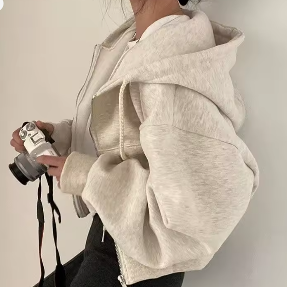 بلوزة نسائية بكم كامل وسستة – طوق مرتفع، فضفاضة وعصرية للخريف 2025