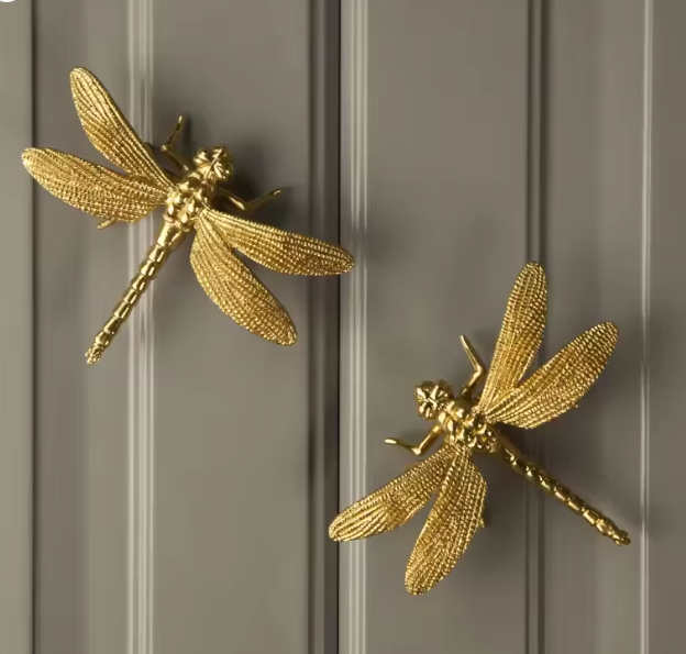 مقبض أثاث نحاسي فاخر على الطراز الشمالي – ثقب واحد، تصميم اليعسوب لمطبخ وخزائن الأدراج