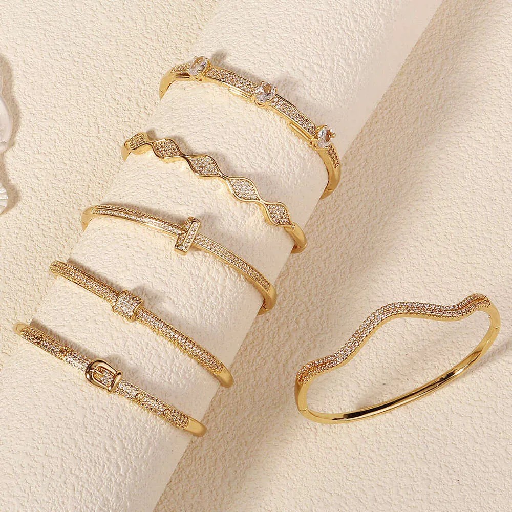 Designer Bracelet niche handmade jewelry high-end luxury jewelry full diamond bracelet wedding banquet party accessories diamond studded nail opening bracelet