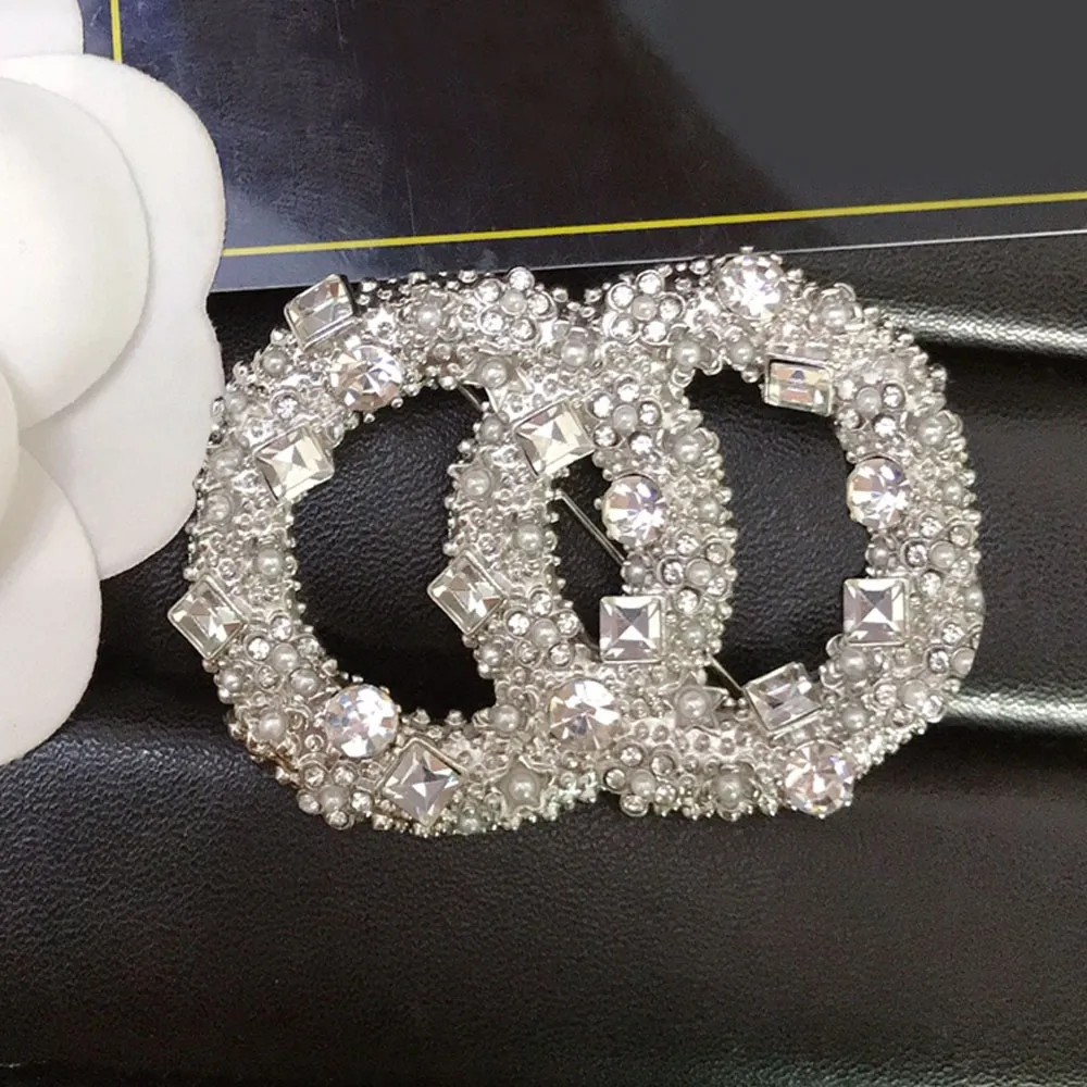 Hot Sell Pins Designer Brooch Letter Crystal High quality Metal Brooch Rectangle Lapel Pin Brooches for Women Jewelry Accessories Family Couple Gift Clothes Pins